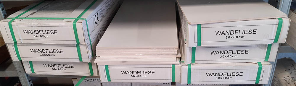 restpartij mat witte wandtegels van 30x60 cm bij Tegelstudio Zeeland in Vlissingen
