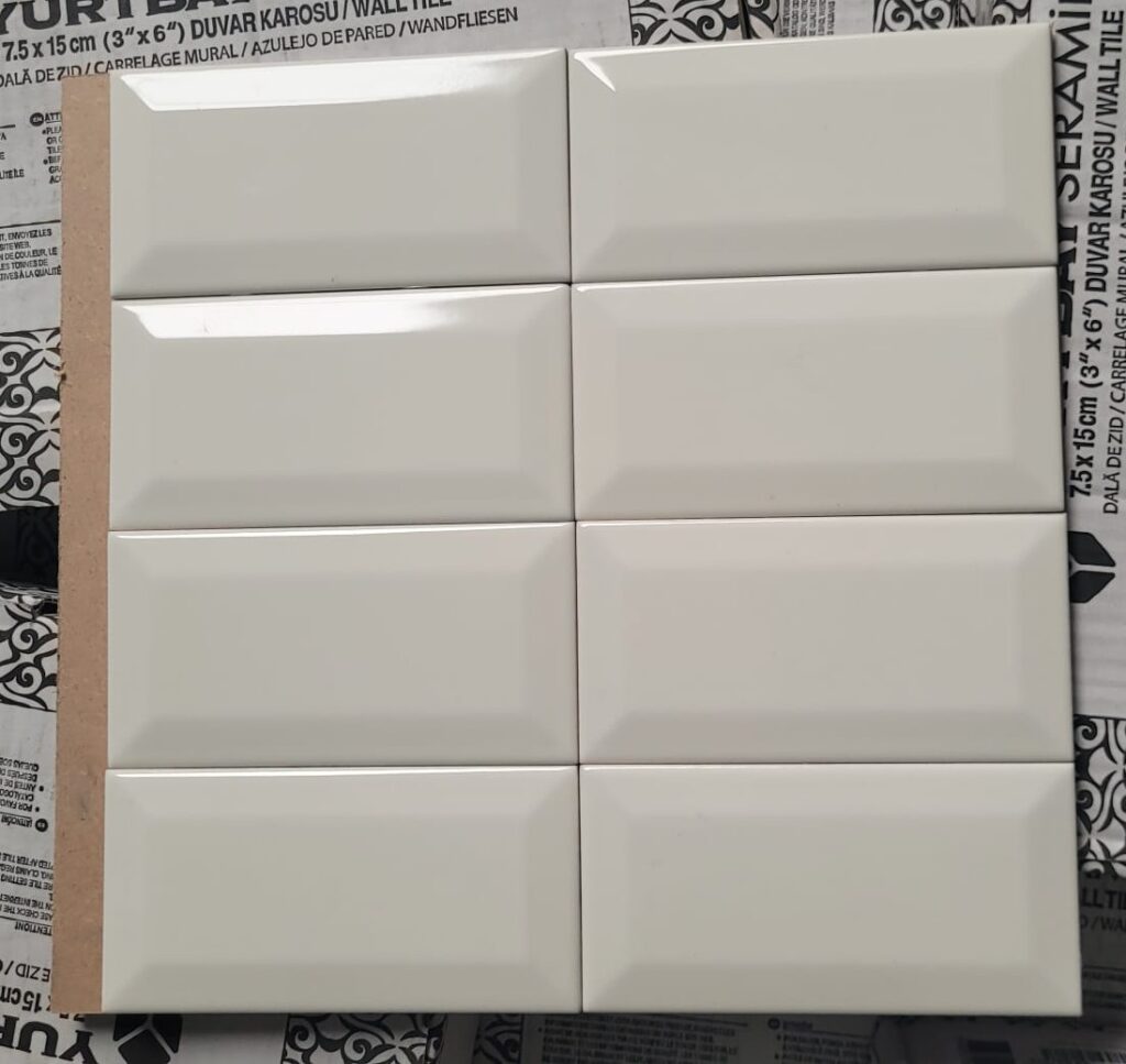 Metro King wandtegels 7,5x15 cm, cream / crèmewit bij Tegelstudio Zeeland in Vlissingen.