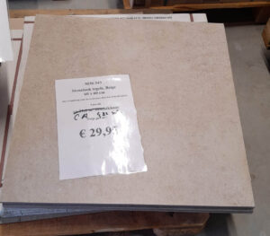 Kleine restpartij Bojules Nova Sand 60x60 cm natuursteenlook tegels bij Tegelstudio Zeeland in Vlissingen