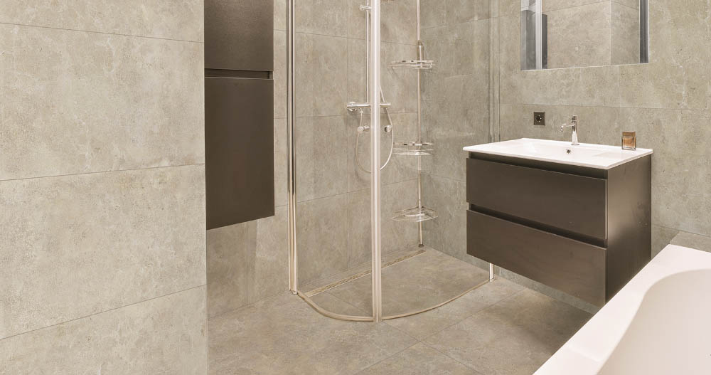 Impressie natuursteenlook tegels uit het verkoopmagazijn van Tegelstudio Zeeland in Vlissingen